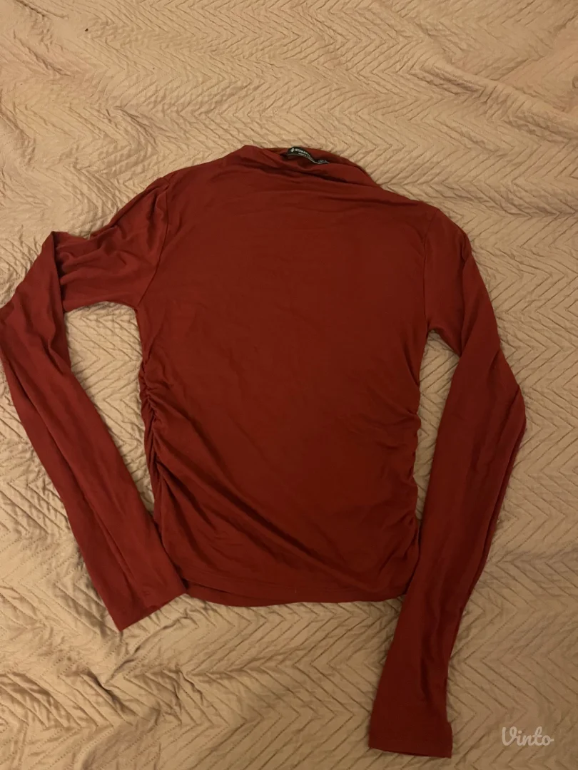 Stradivarius majica- dug rukav