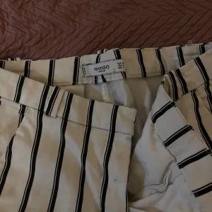 Mango pantalone