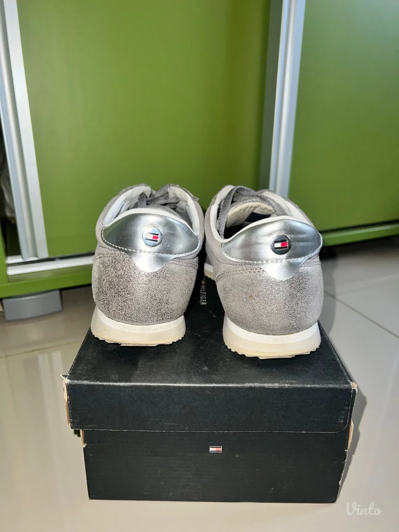 Tommy hilfiger srebrne patike