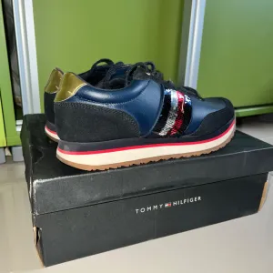 Tommy hilfiger patike