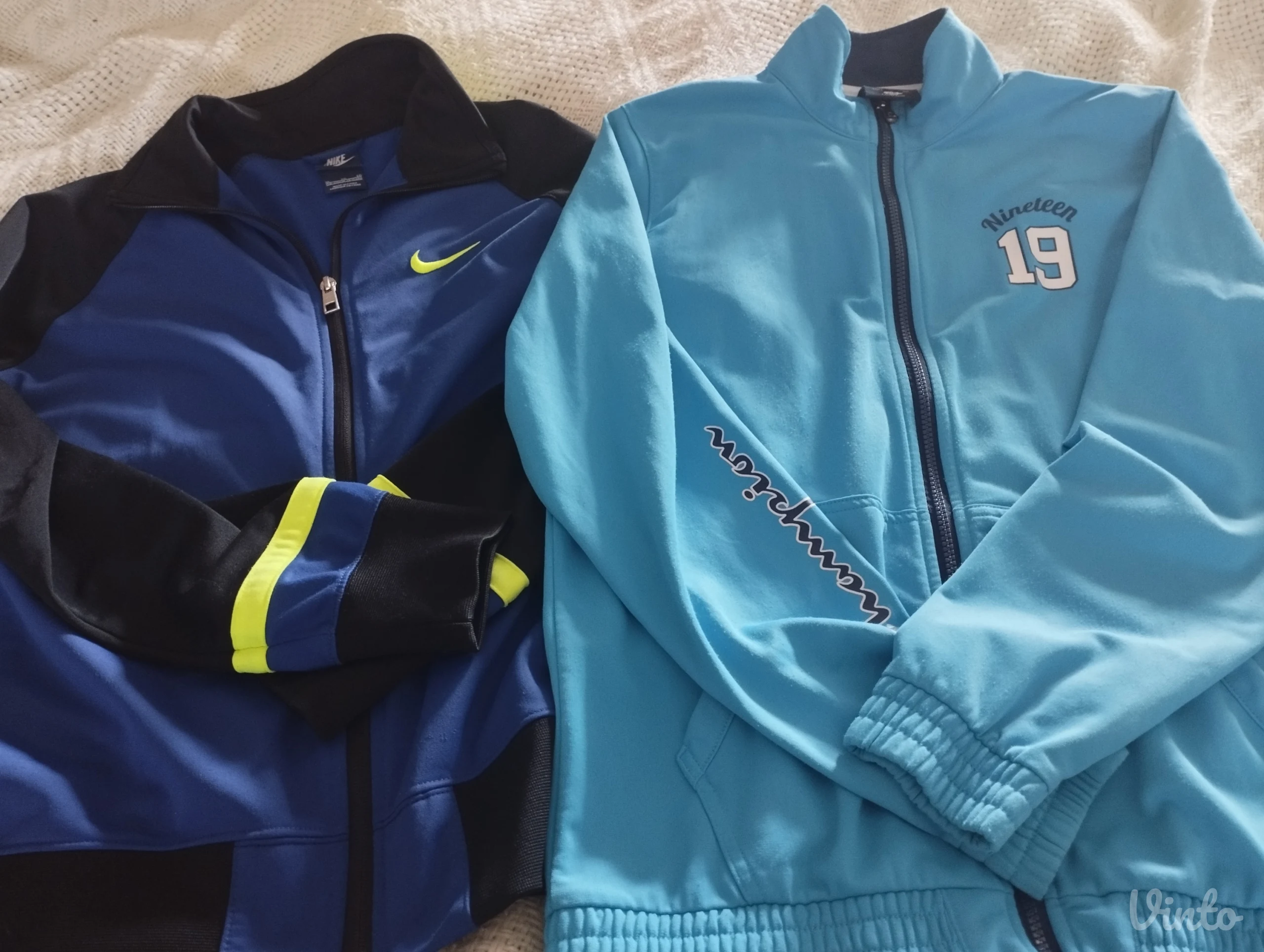 Dva duksa Nike i Champion 13/14 god