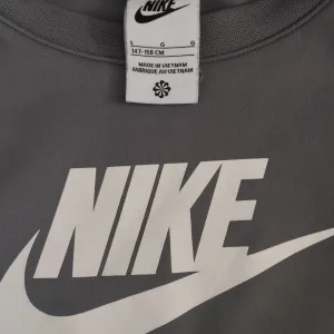 Nike duks za decaka 147-158
