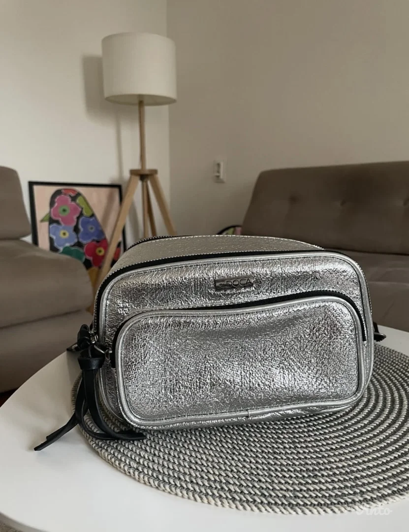 DOCA srebrna torbica