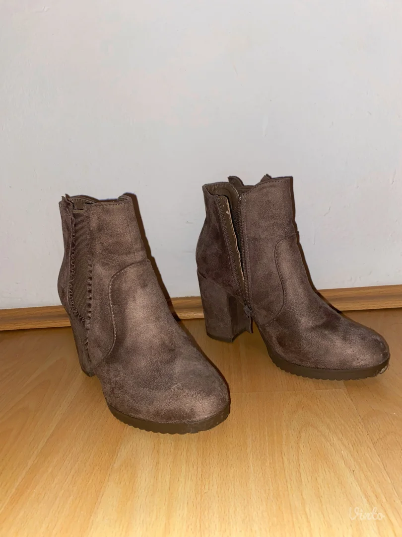 Kratke cizmice sa stiklom