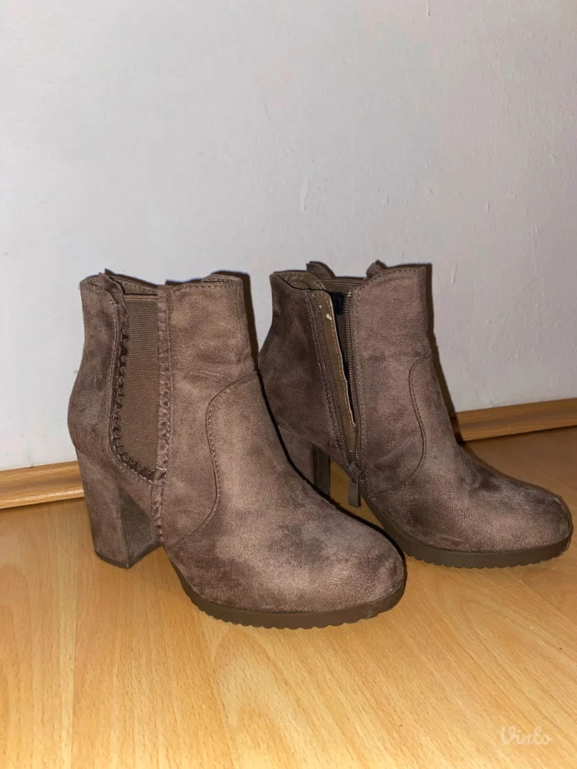 Kratke cizmice sa stiklom