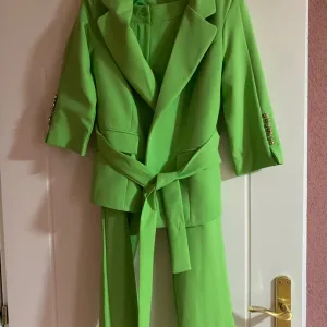 Lara-Zenski zeleni komplet