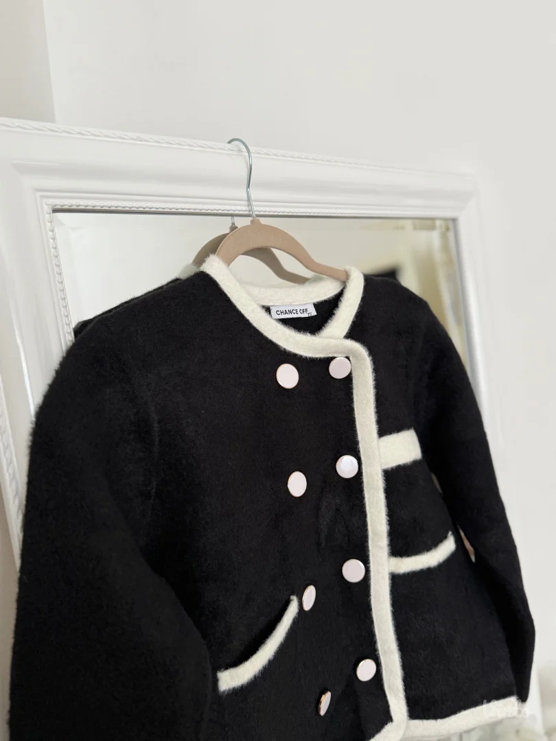 Crni dzemper Chanel stil Novo