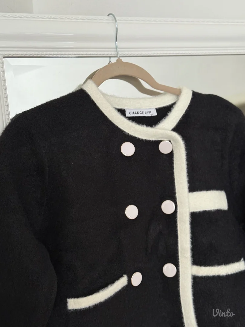 Crni dzemper Chanel stil Novo