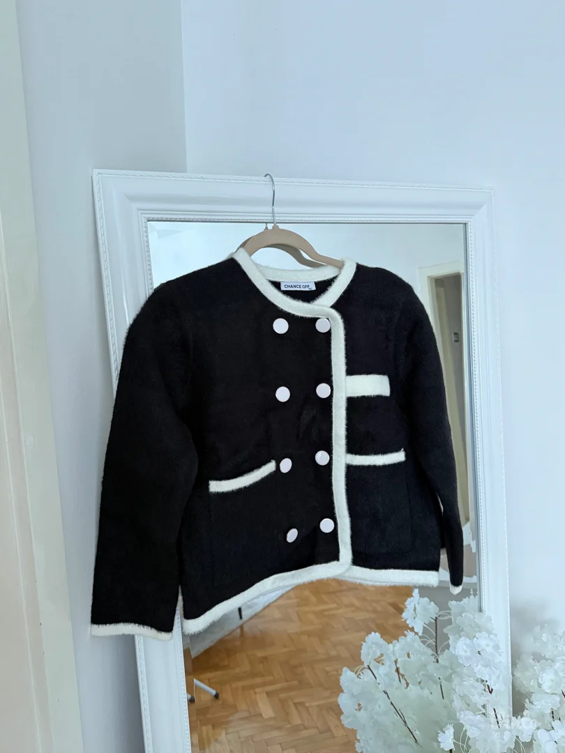 Crni dzemper Chanel stil Novo