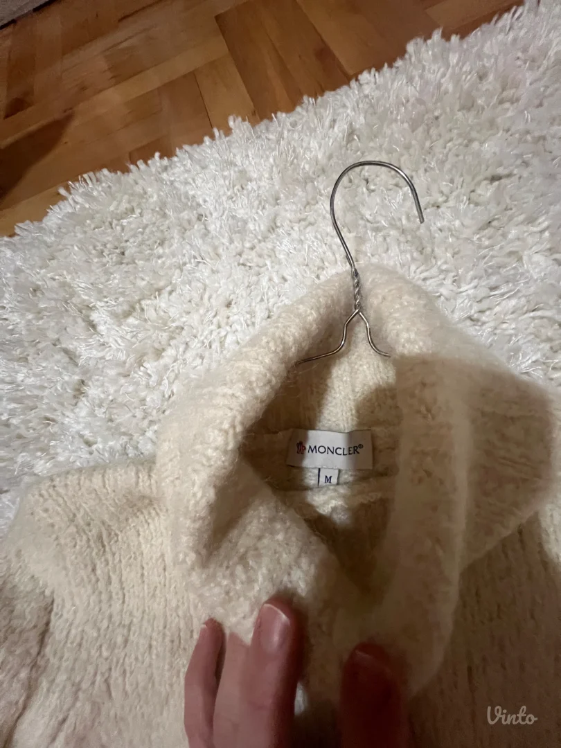 Moncler vunena rolka M 2900