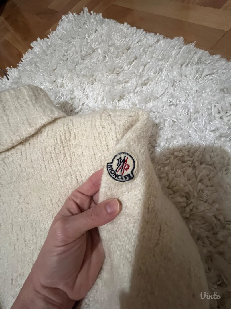 Moncler vunena rolka M 2900