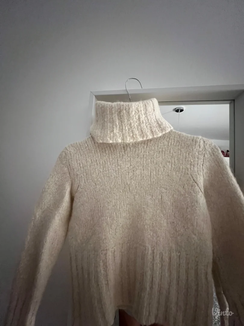 Moncler vunena rolka M 2900