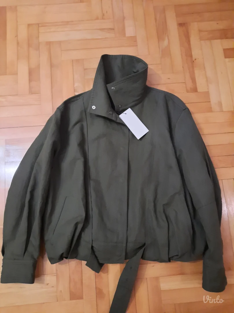 Zara jakna sa etiktom M