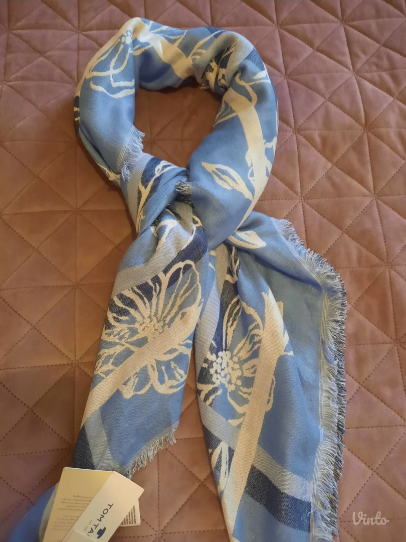 Esarpa sa etiketom Tom Tailor