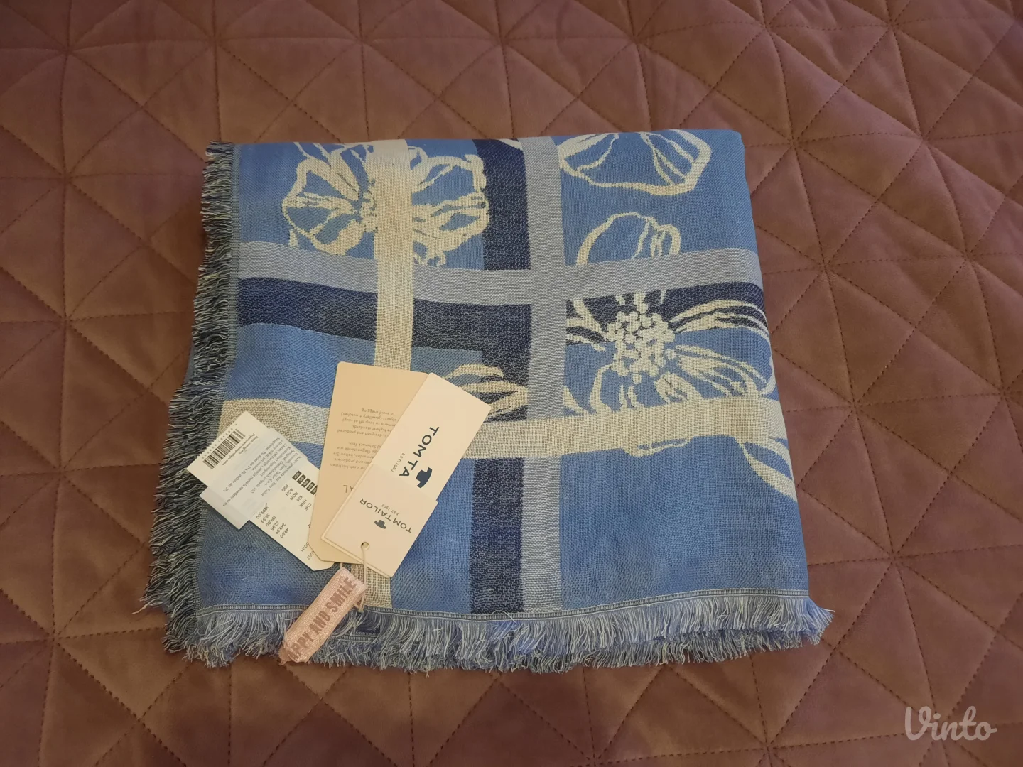 Esarpa sa etiketom Tom Tailor