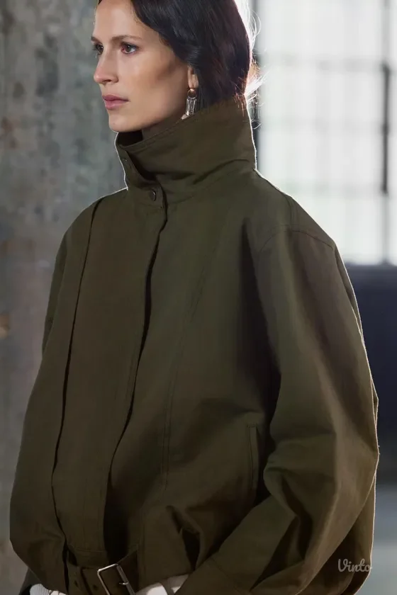 Zara jakna sa etiktom M