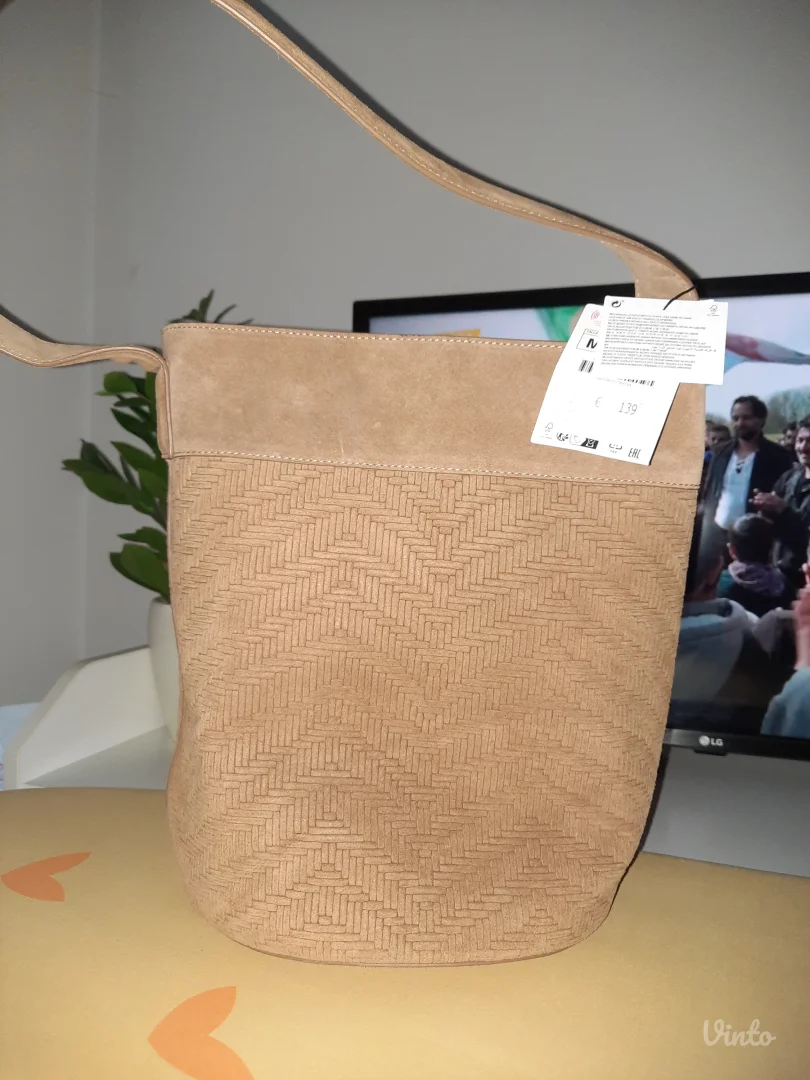 Zara nova torba kozna