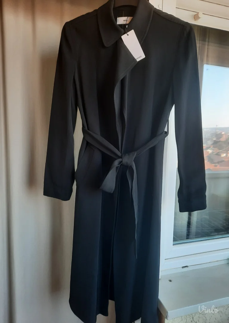 Mango mantil sa etiketom