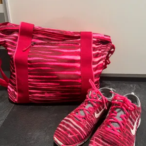 NIKE torba i patike 40