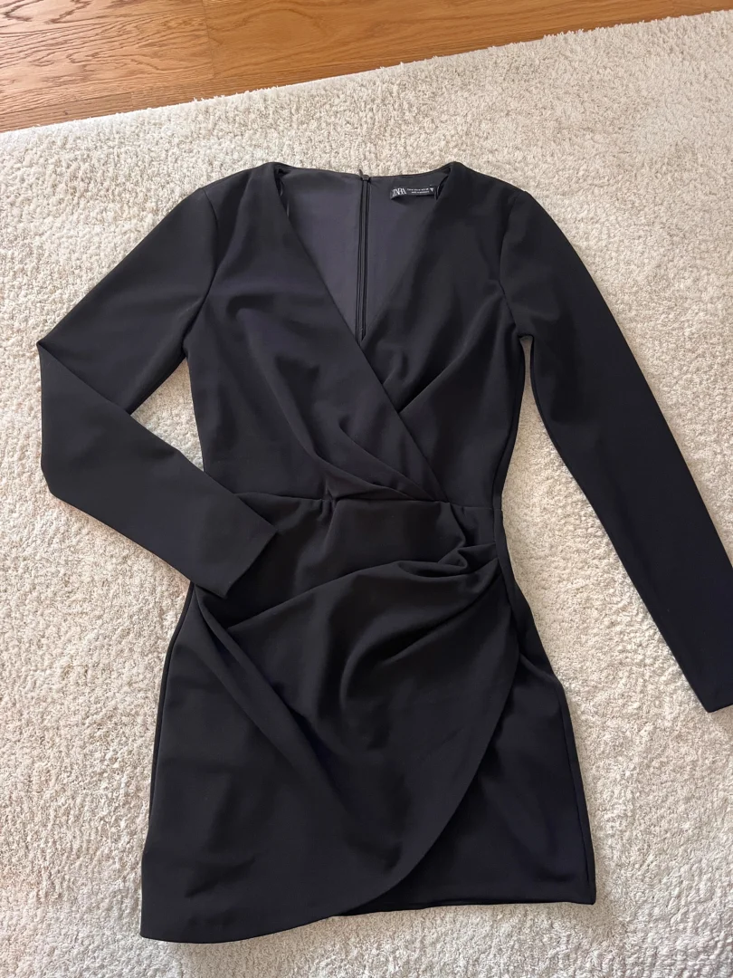 Zara mala crna haljin