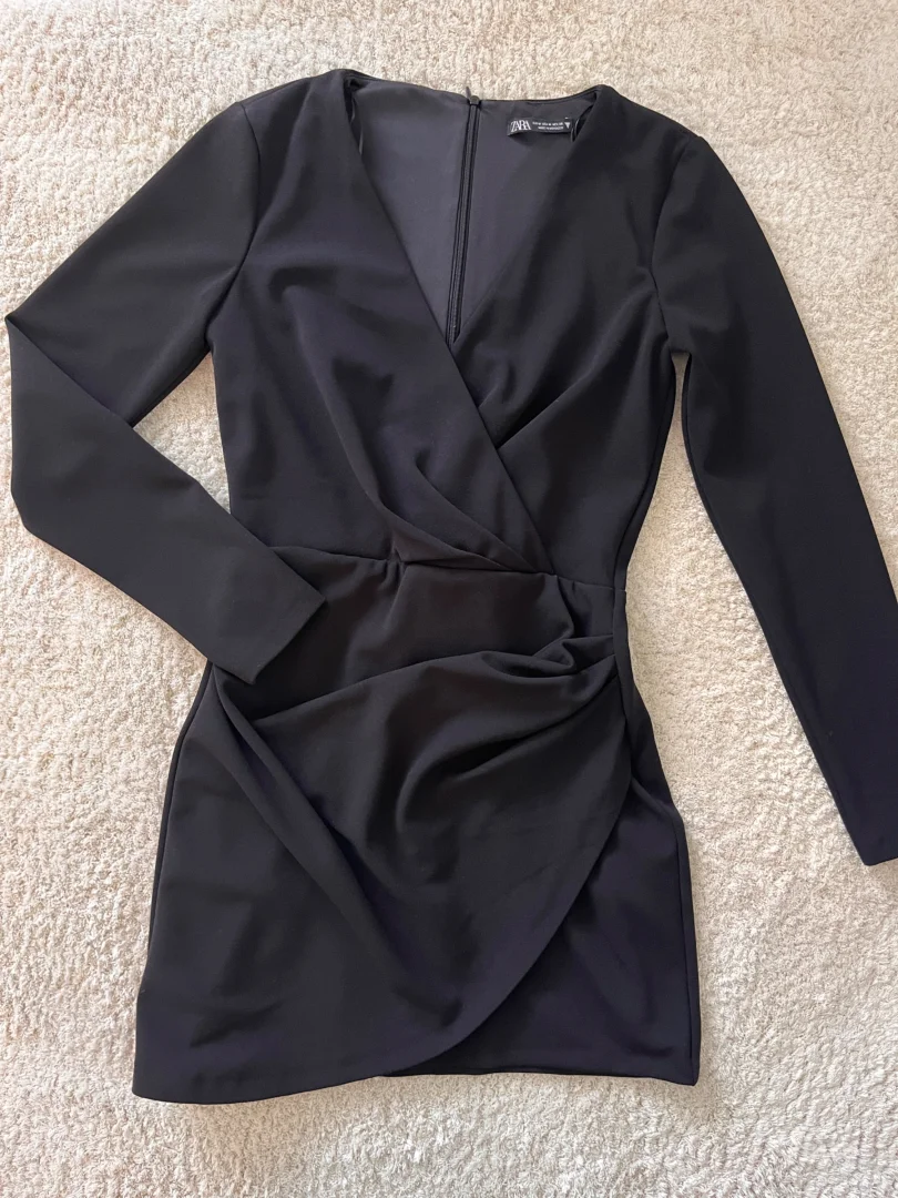 Zara mala crna haljin