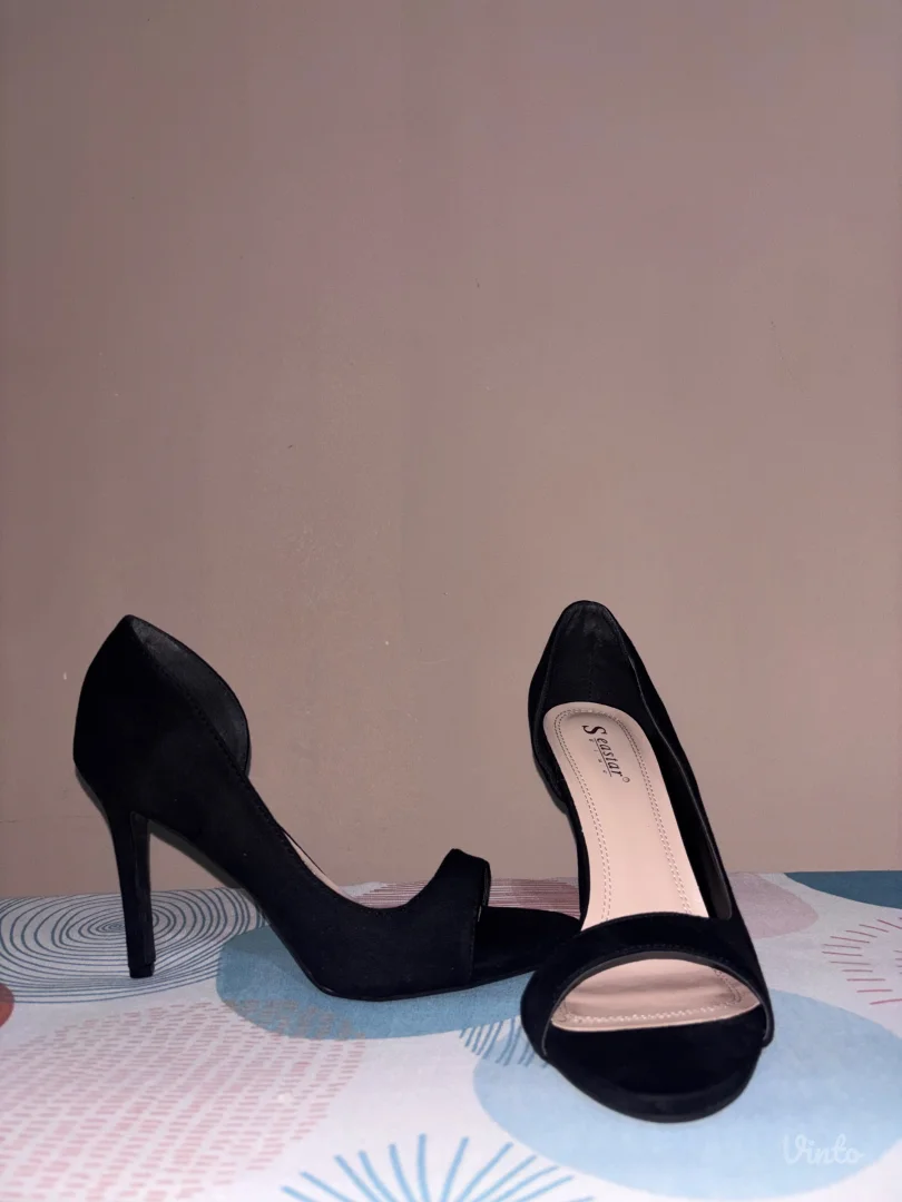 Elegantne crne cipele