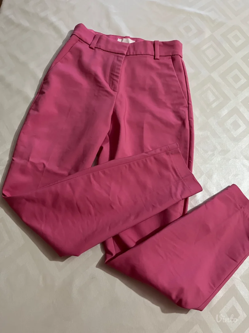 H&M roze pantalone vel. 34