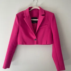 Zara crop pink sako