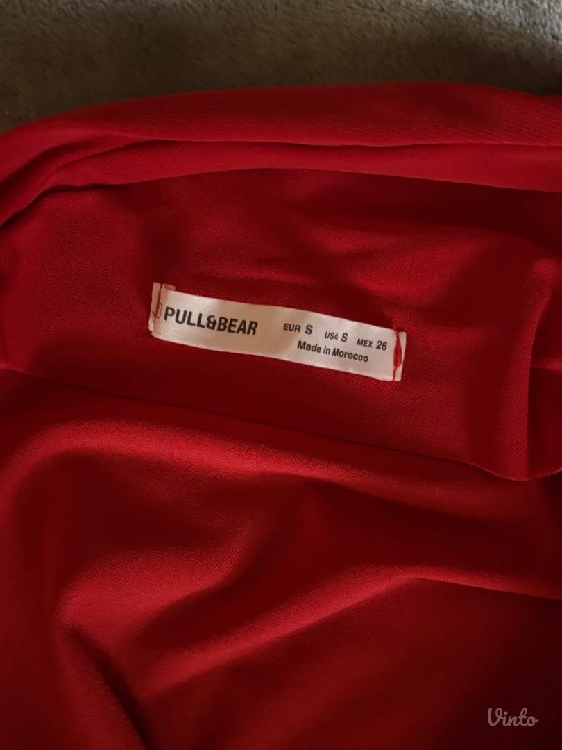 Crvena haljina pull&bear