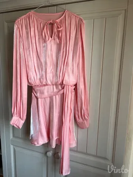 Roze kratka haljina od viskoze