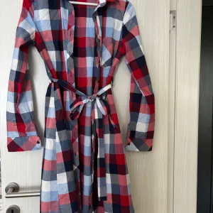 Karirana haljina kosulja