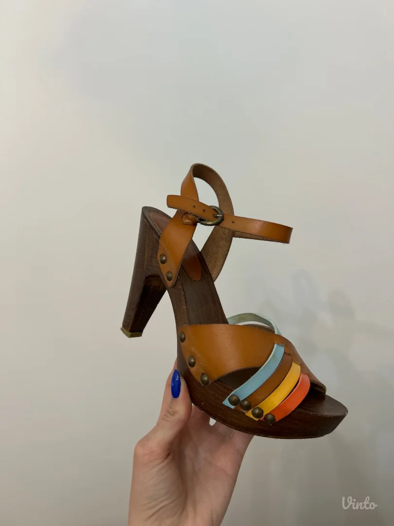 Drvene stikle sa kaisicima