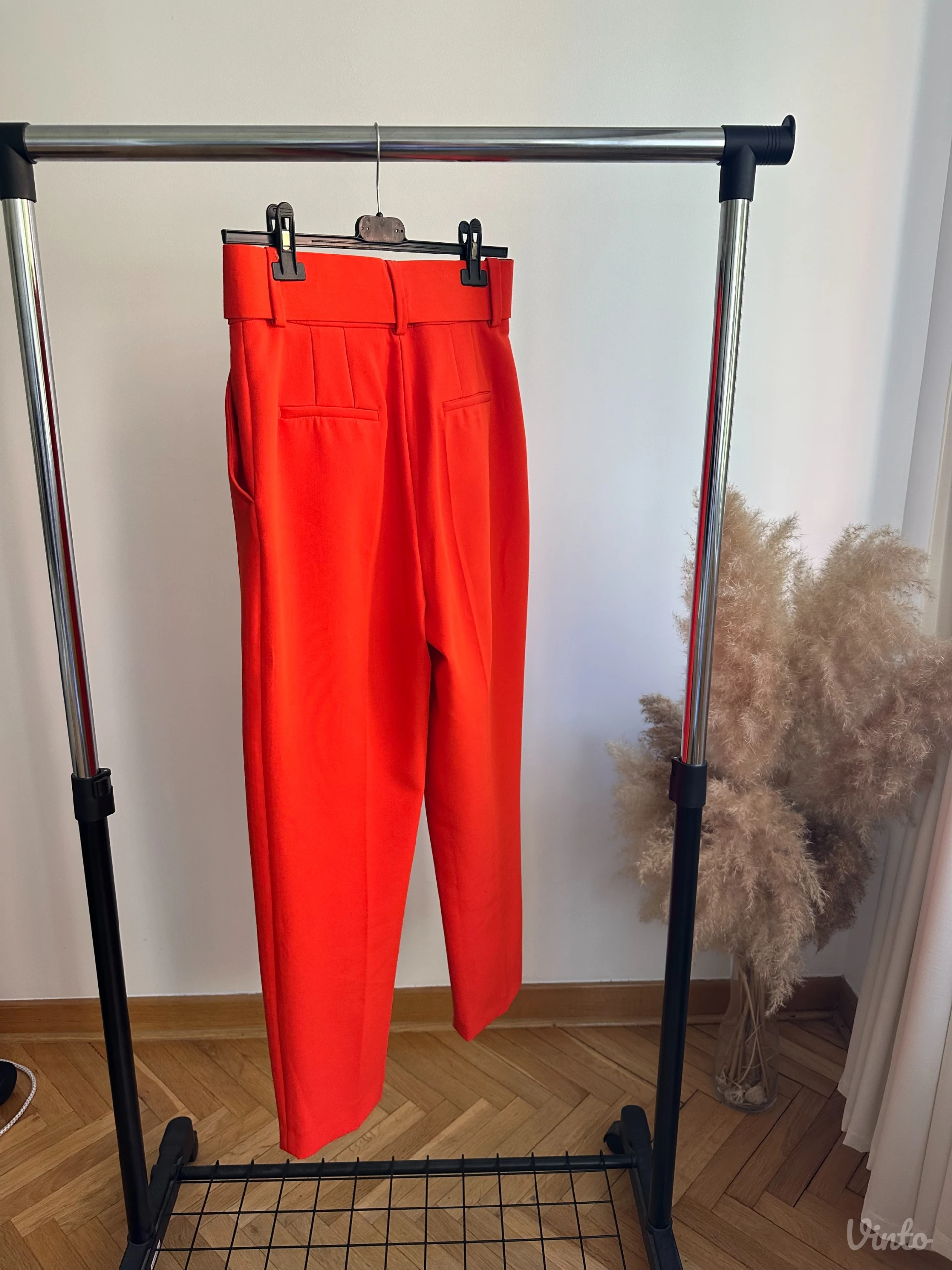 Elegantne pantalone visokog struka