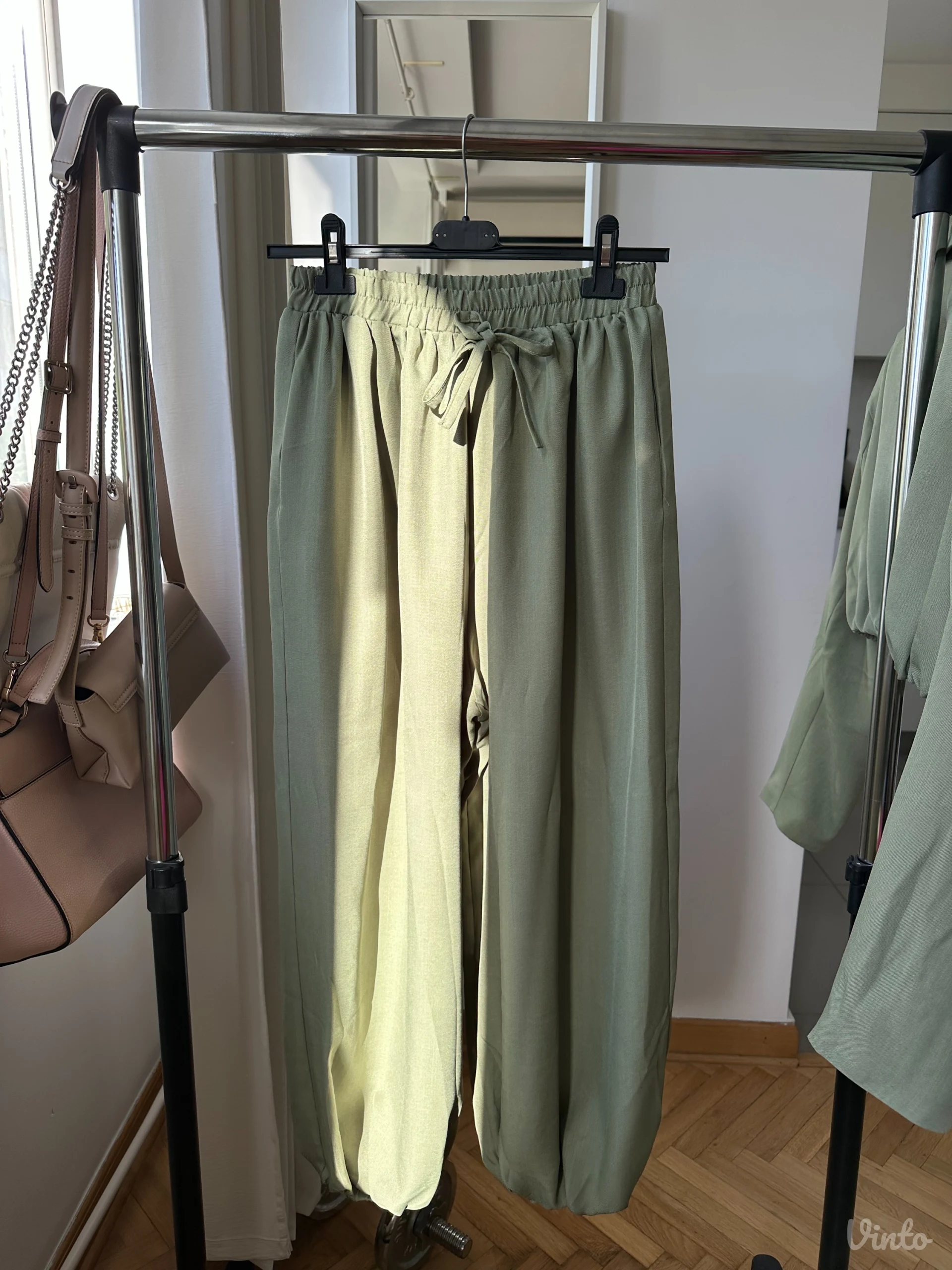 NOV Crop sako + pantalone