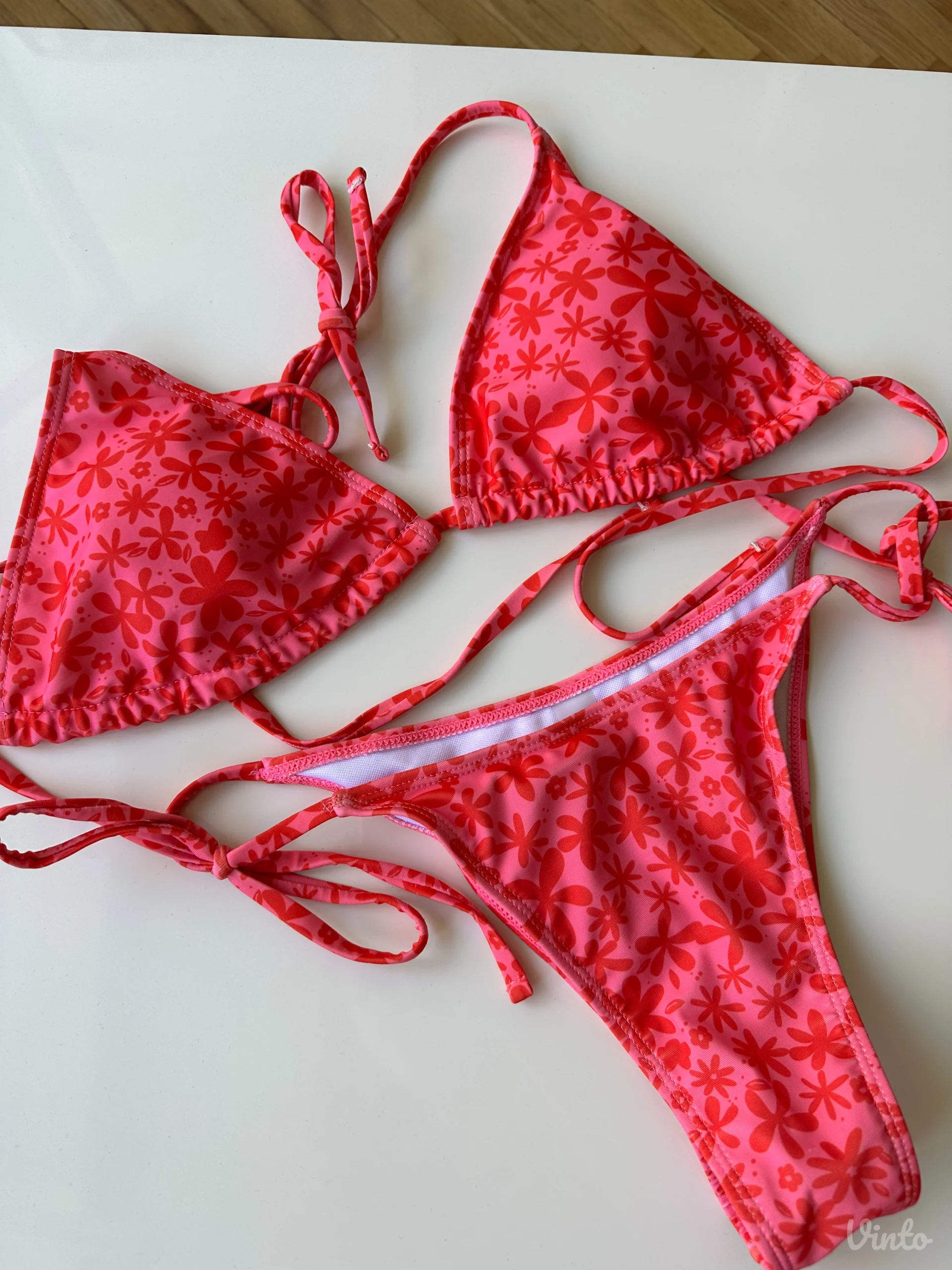 NOVO cvetni bikini set