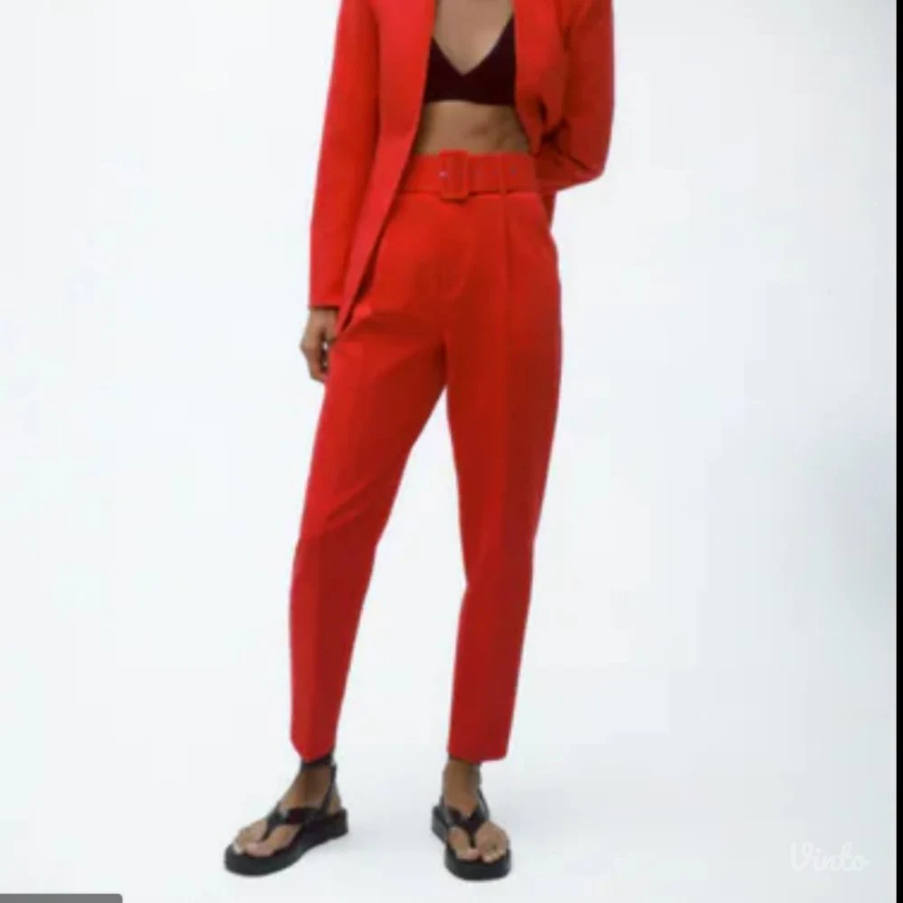 Elegantne pantalone visokog struka