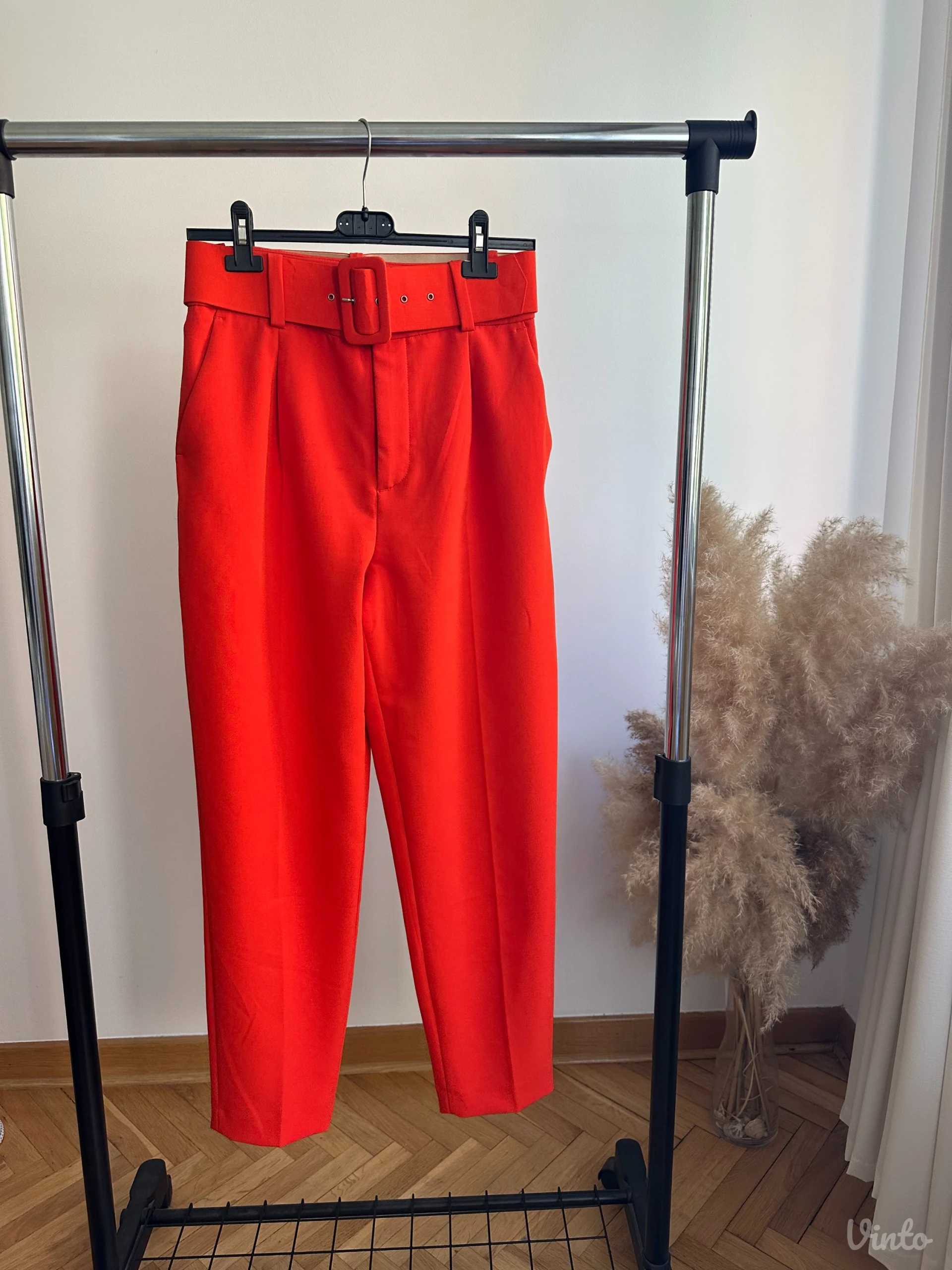 Elegantne pantalone visokog struka