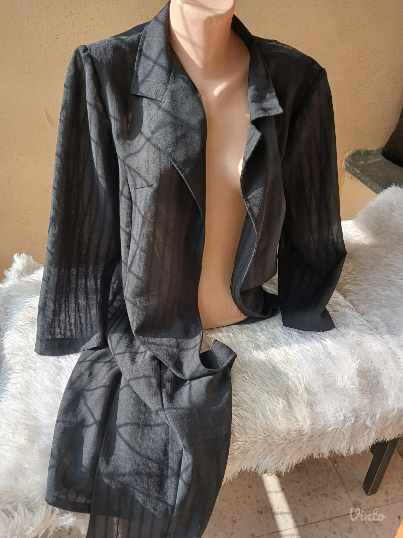 Ženska crna tunika-ogrtač