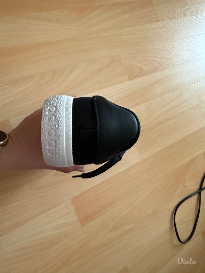 Adidas crne ženske patike 38