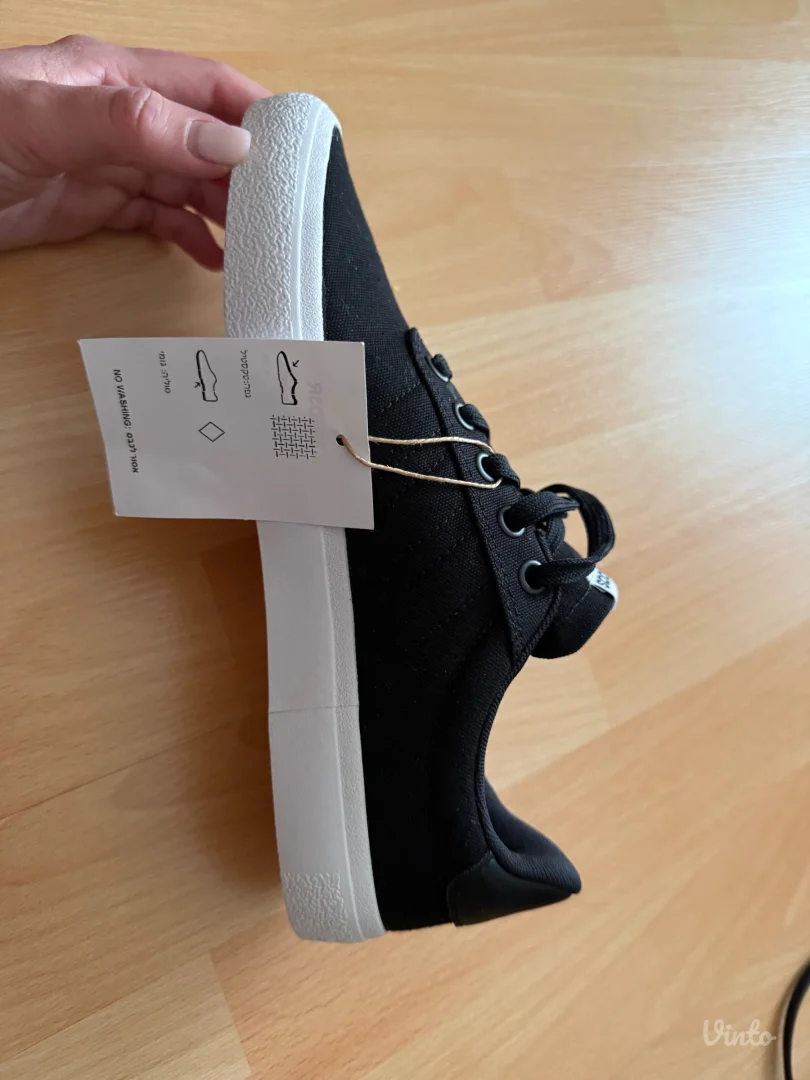 Adidas crne ženske patike 38