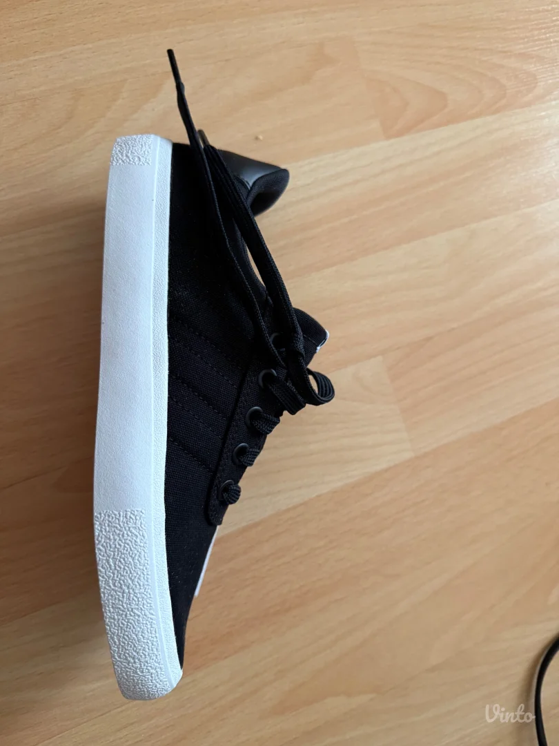 Adidas crne ženske patike 38