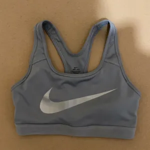 Nike-top