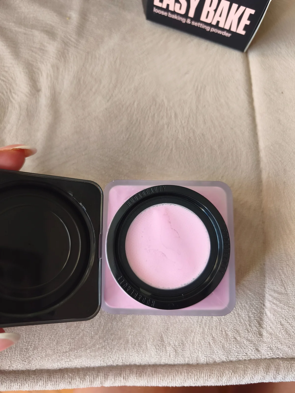 Huda beauty seting puder