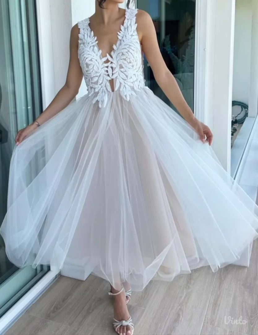 Svecana bela haljina