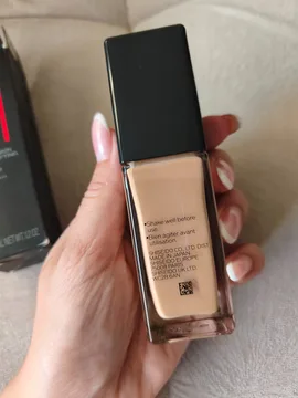 Shiseido puder radiant lift 350 maple