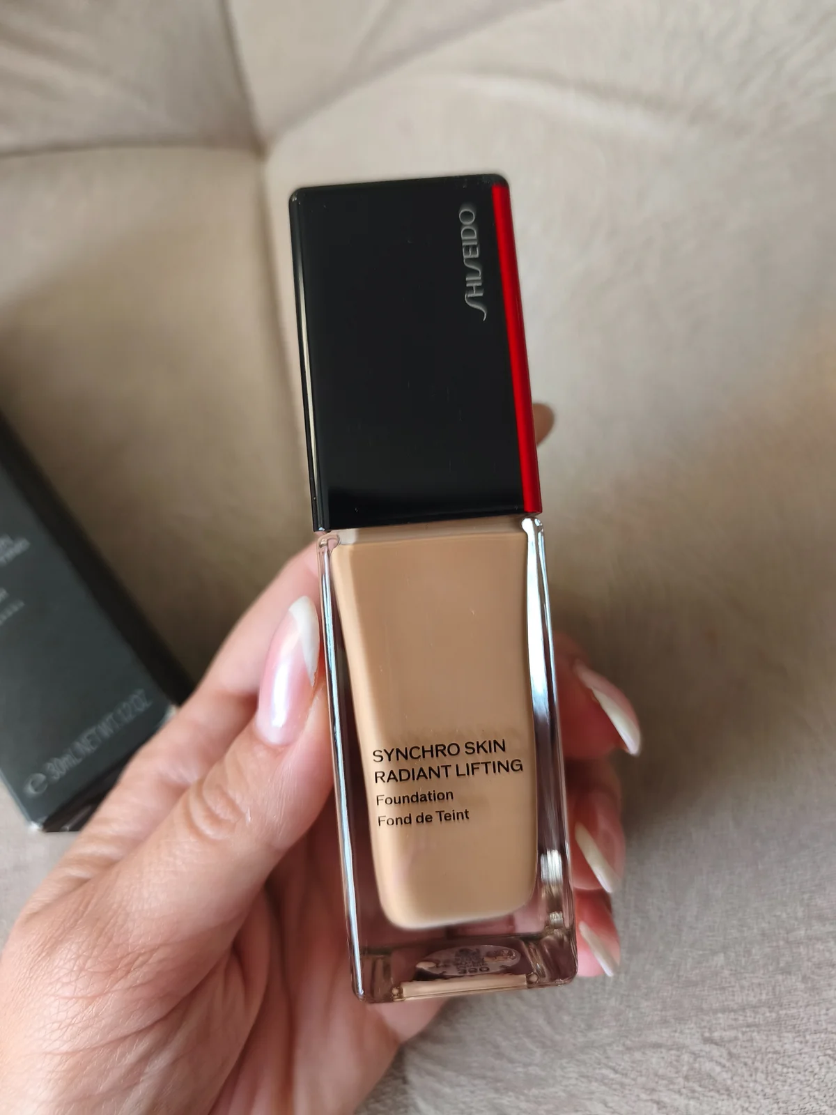Shiseido puder radiant lift 350 maple