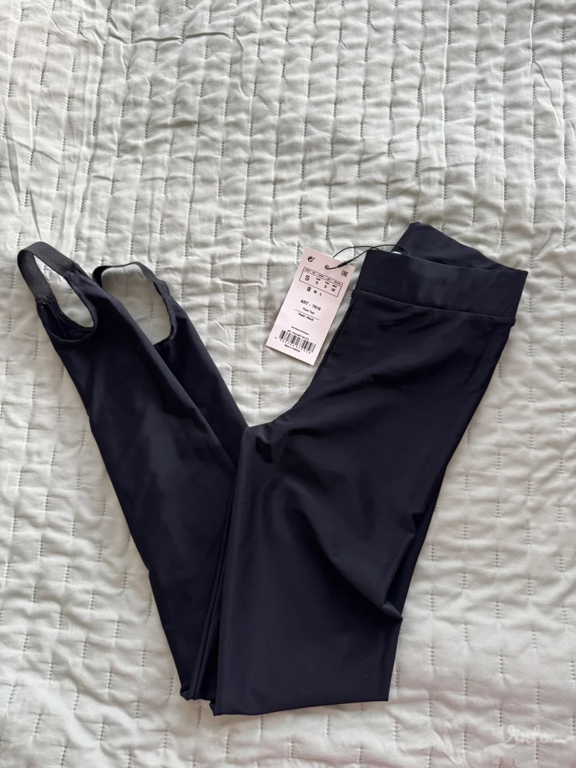 Dilvin nove helanke sa stopom sa etiketom