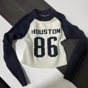 Crop top džemper