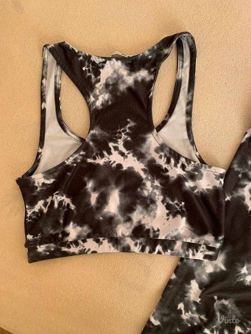 Komplet helanke I top za treniranje