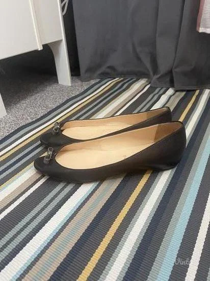 Original Christian Louboutin ravne kozne cipele